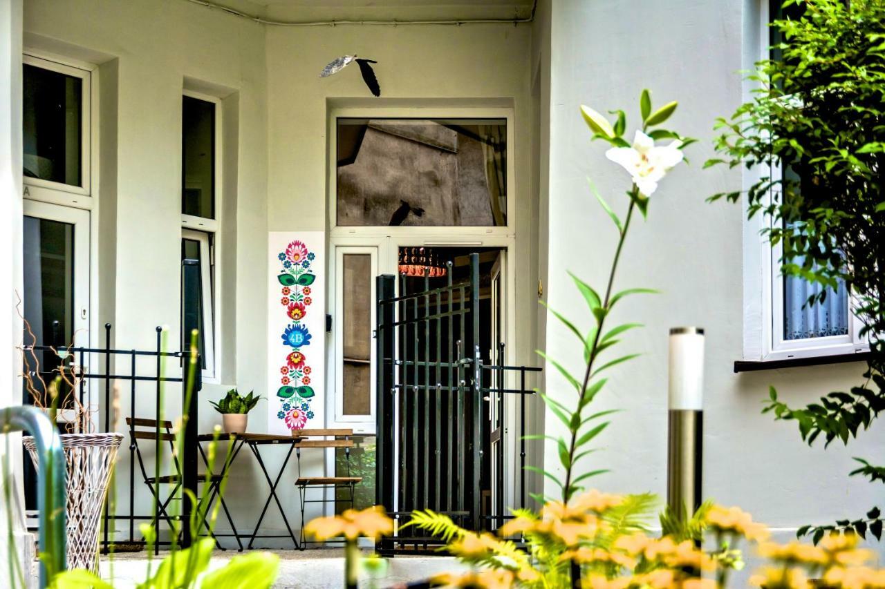 Studio Z Ogrodem Przy Starej Zajezdni Krakow Exterior photo