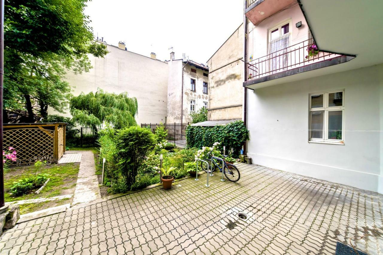 Studio Z Ogrodem Przy Starej Zajezdni Krakow Exterior photo